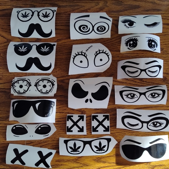 Oculus Quest 2 Dead Eyes Xs Vinyl Decal - Picture 2 of 2